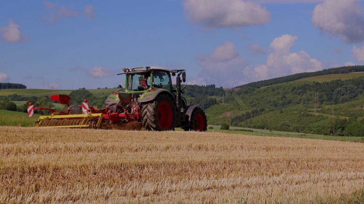 Agricultural translations - English German translator for agricultural machinery and agri-food